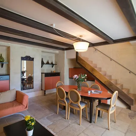 De Pietro Country house *
